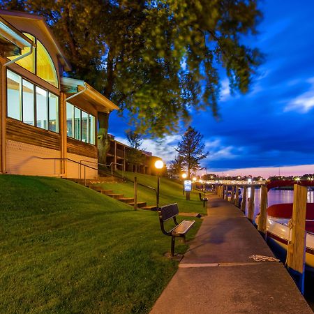 Best Western River Terrace Cheboygan Eksteriør billede