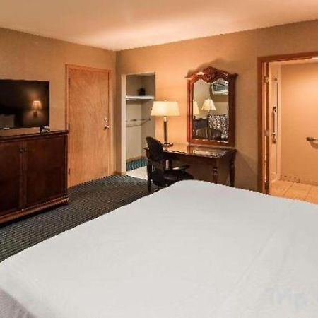 Best Western River Terrace Cheboygan Eksteriør billede