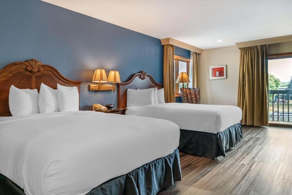 Best Western River Terrace Cheboygan Eksteriør billede