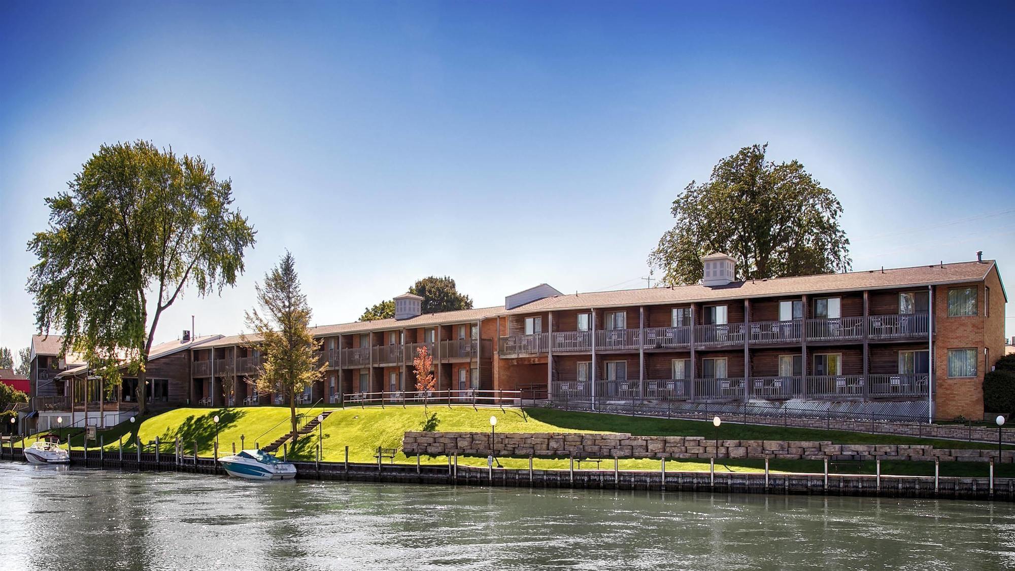 Best Western River Terrace Cheboygan Eksteriør billede